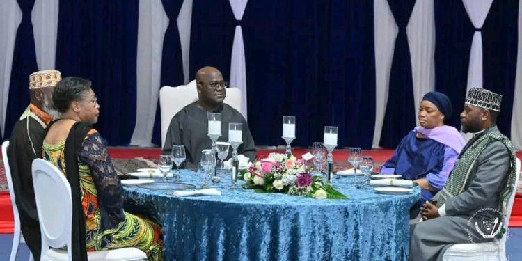 Clôture de Ramadan : Auprès de Félix Tshisekedi, la communauté musulmane de Kinshasa plaide pour la paix à l’Est