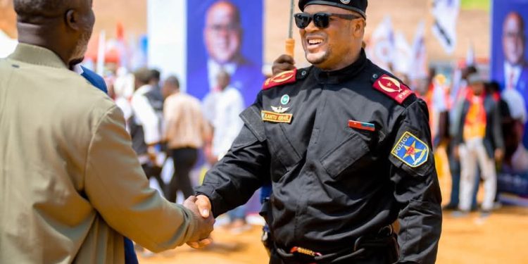 Kinshasa : Israël Bankulu Kantu remplace Blaise Kilimba limba au commandement de la Police ville
