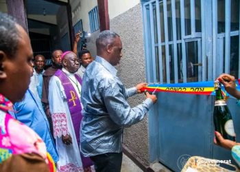 Kasaï-Oriental : le gouverneur Mbwebwa inaugure le centre d&rsquo;accueil Père François Marie Lufulwabu à Mbuji-Mayi