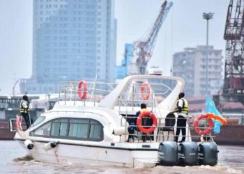 Débordement de la rivière N&rsquo;djili : Les passagers appelés à utiliser des navettes fluviales pour rejoindre l&rsquo;aéroport de N&rsquo;djili (Document)