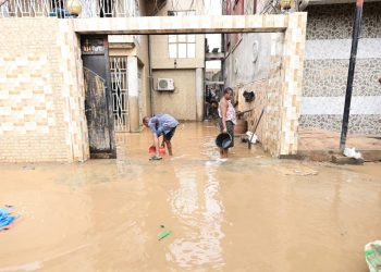 Kinshasa : Malgré la reprise de circulation ce lundi 7 avril sur le boulevard Lumumba à Masina, plusieurs maisons sous les eaux après des pluies diluviennes