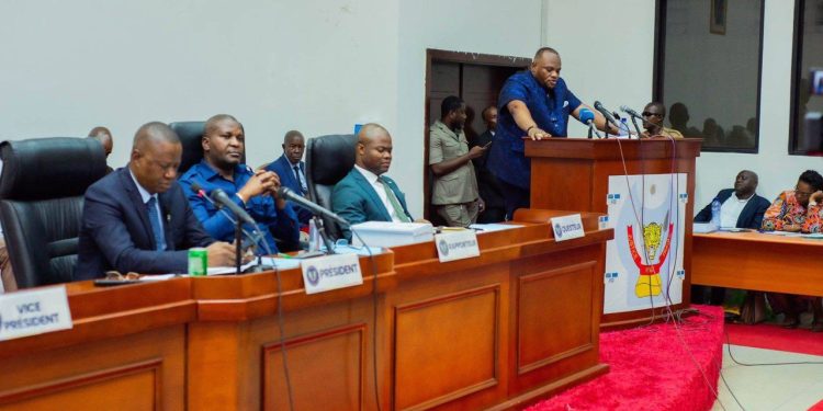 Kinshasa : les députés dispensent le Gouverneur Daniel Bumba de s’expliquer à la plénière sur la gestion des inondations