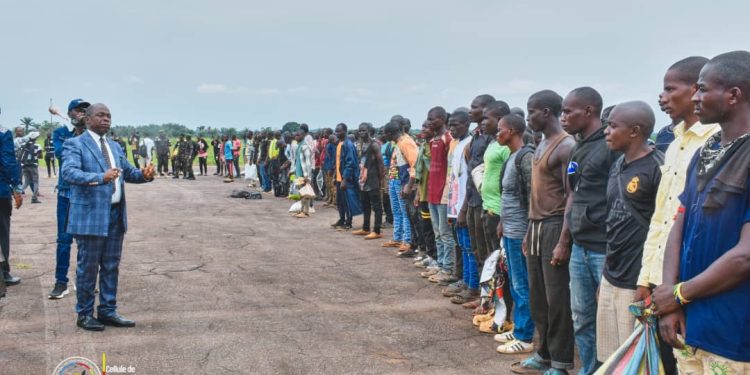 Haut-Uele : Plus de 276 jeunes congolais s’envolent pour une formation militaire à Kamina