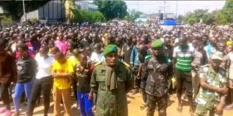 Kasaï-Oriental : une autre vague de plus de 400 nouvelles recrues des FARDC en route pour la formation militaire