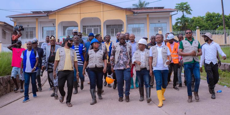 Inondations à Kinshasa : les élus provinciaux membres de la commission d’enquête inspectent les dégâts causés à Mont-Ngafula