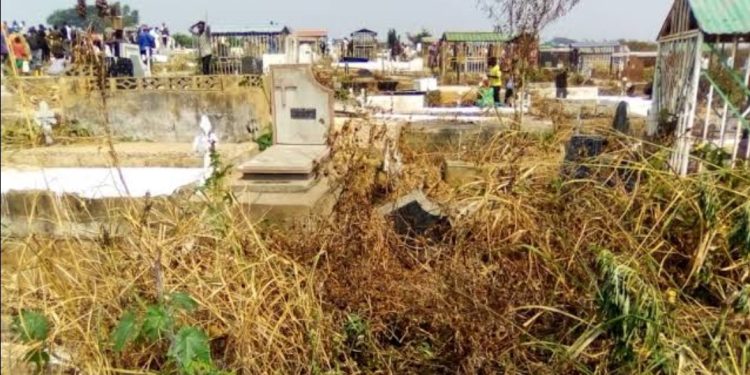 Délocalisation du cimetière KIBOTO à Kinshasa: le gouvernement lance un appel aux familles concernées à se faire identifier pour la réinhumation