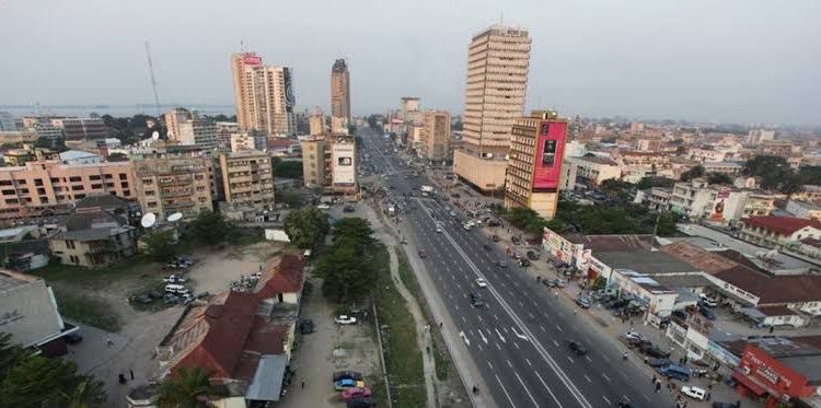 RDC: le gouvernement menace de geler les avoirs bancaires de plus de 11.700 sociétés en situation irrégulière