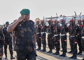 Ituri : de retour à Bunia , Le gouverneur militaire Johnny LUBOYA, appelle les jeunes des groupes armés à reprendre la vie normale .