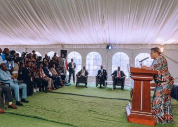 Judith Suminwa devant la presse à Kolwezi : « Nous avons été dans le processus de Luanda, Nairobi, et aujourd&rsquo;hui, nous continuons avec le processus de Doha »