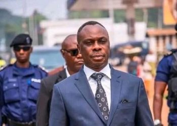 Kasai oriental : Accusé d’avoir détourné des fonds publics, le Gouverneur Jean-Paul Mbwebwa Kapo suspendu de ses fonctions
