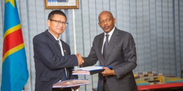 RDC: signature d’un protocole d’accord pour la construction de l’autoroute Banana-Kinshasa