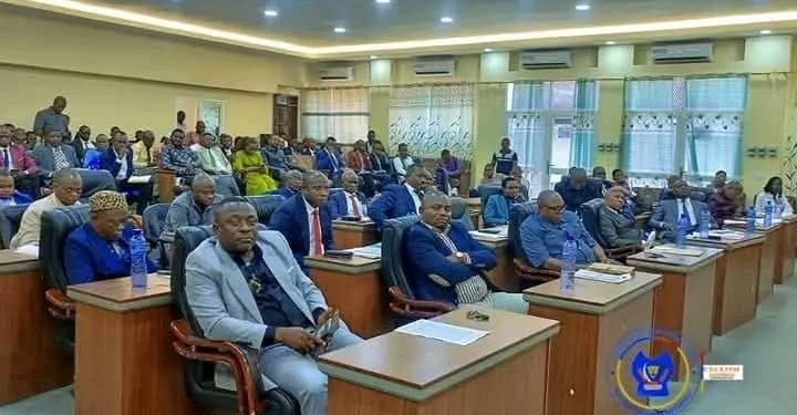 Kasaï-central : le directeur général de la régie financière s’explique devant les députés sur le dysfonctionnement de la DGRKAC