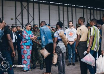 Agression rwandaise : La Première Ministre Suminwa accueille à l’aéroport de Ndjili les militaires et policiers revenus de Goma après plus de 3 mois sous protection de la MONUSCO