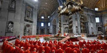 Messe pour élection du Pape : « Le monde d’aujourd’hui attend beaucoup de l’Église pour la sauvegarde de ses valeurs » (le cardinal Giovanni BATTISTA)