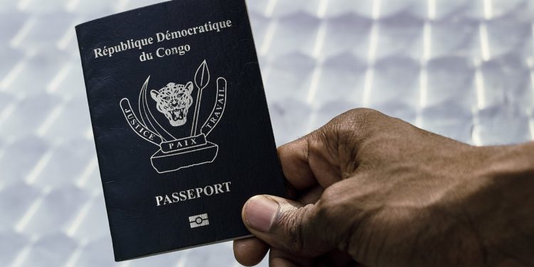 Nouveau passeport biométrique : le gouvernement s’engage à traiter toutes les requêtes déjà enregistrées( document)