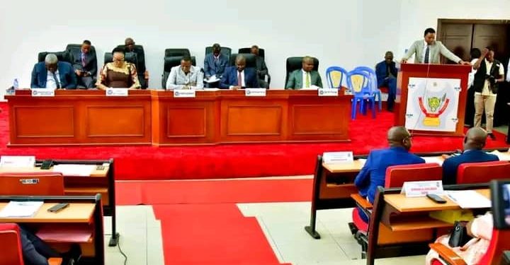 Assemblée Provinciale de Kinshasa : une semaine accordée au ministre provincial des Infrastructures pour répondre à une question d’actualité