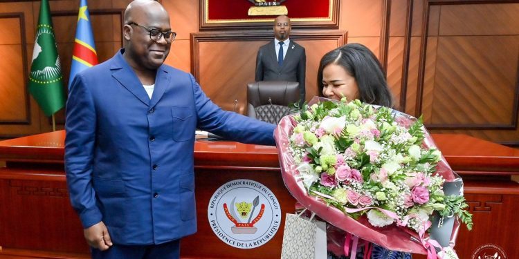 Félix Tshisekedi honore Thérèse Kayikwamba : « elle est l’exemple de ce que j’ai toujours souhaité : instructions données, résultats obtenus »