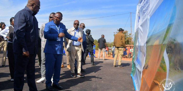 Lualaba : Le Président Félix Tshisekedi insiste sur la qualité de la route KOLWEZI -SOLWEZI devant relier la RDC à la Zambie