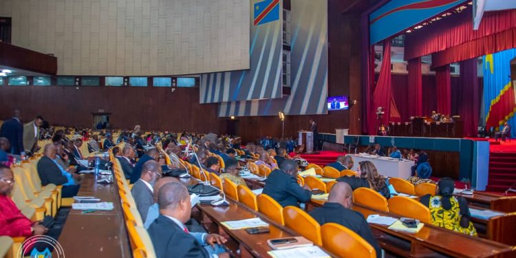 Assemblée nationale : la desserte en eau potable au cœur de la question orale adressée au DG de la REGIDESO débattue en plénière