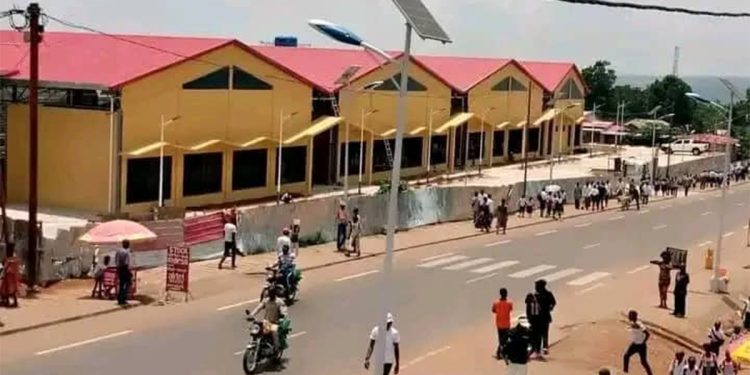 Kasaï : Le Maire de Tshikapa interdit l’Entrée et de Sortie des Véhicules à partir de 20heures (Document)