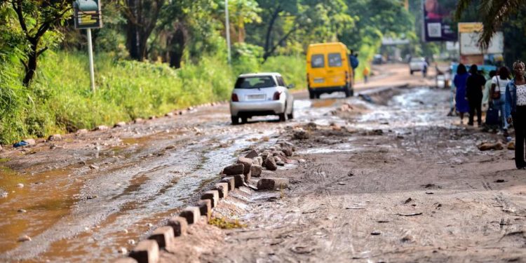 Réhabilitation du tronçon « Nzela ya Mayi »: le génie militaire se déploie pour la construction de canaux de drainage des eaux