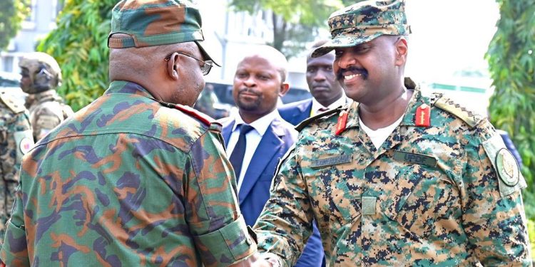 RDC: le Chef de l’armée ougandaise menace de traquer les « Wazalando » à défaut de leur reddition