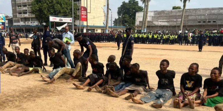 Lancement de l’opération Ndobo à Kisangani : Dix-huit présumés bandits arrêtés et présentés aux autorités