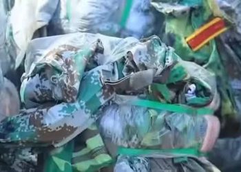 Incinération de 400 tenues militaires saisies à Kinshasa : l&rsquo;État-major des FARDC met en garde les fauteurs des troubles
