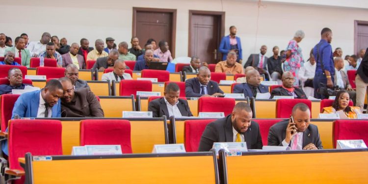 Kinshasa : l’édit portant sur l’identification des élèves et sur la planification provinciale de l’enseignement maternel, primaire, secondaire et professionnel déclaré recevable