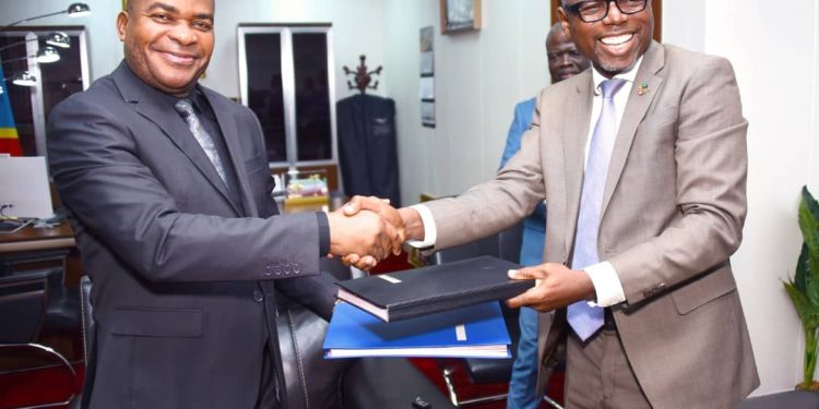 Justice : Dieudonné Kamuleta reçoit les clés du nouveau siège de la Cour constitutionnelle