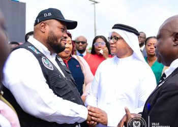 Kinshasa : Le gouvernement émirati remet une somme de 50 000 dollars pour l’urgence sanitaire en faveur des victimes des pluies diluviennes du 4 avril dernier