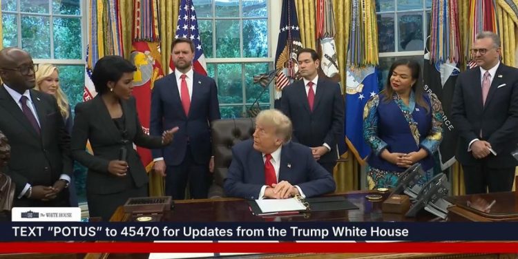 Washington : Donald Trump reçoit Thérèse Kayikwamba et Olivier Nduhungirehe à la Maison Blanche