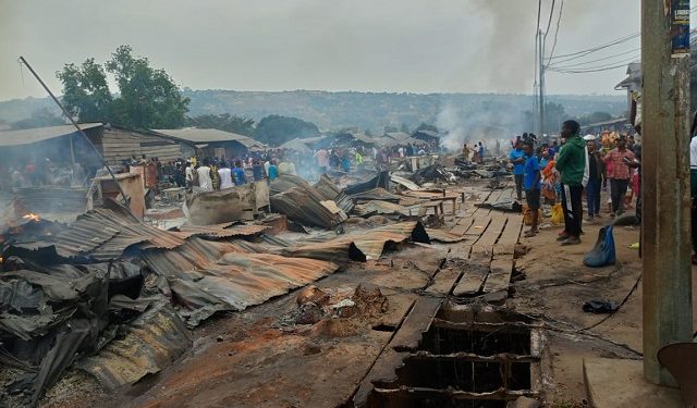Kinshasa : un Incendie d’origine inconnue dévaste le marché de Matadi-Kibala