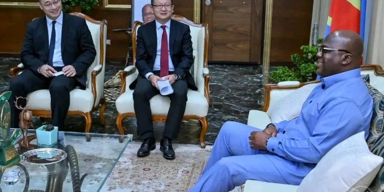 RDC: Le Président Félix Tshisekedi reçoit l’ambassadeur de Chine pour discuter de la coopération bilatérale