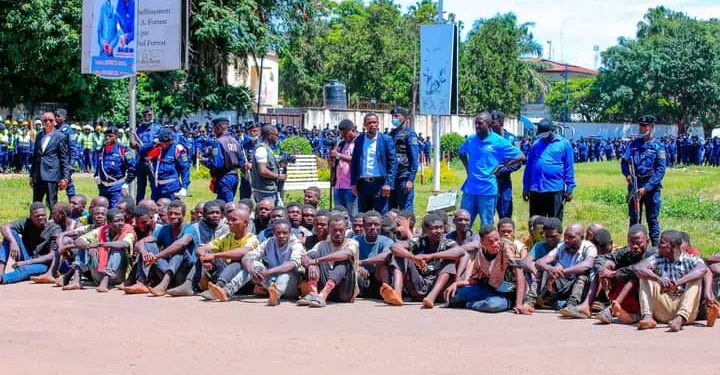 Haut-Katanga : Encore plus de 50 nouveaux présumés criminels arrêtés et présentés à la population dans le cadre de l’opération « Ndobo »