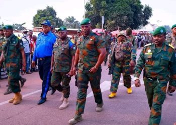 Kasaï : Le Commandant de la 21ᵉ Région militaire John Tshibangu à Tshikapa pour évaluer la situation sécuritaire