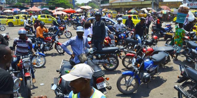 Kinshasa : le gouvernement provincial s’engage à réorganiser la circulation des motocyclistes, autrement appelés « wewas »‎