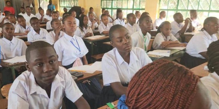 Lancement de la 58ème session de l’Examen d’État en RDC : 3.165 centres mis en place dont 15 hors des frontières