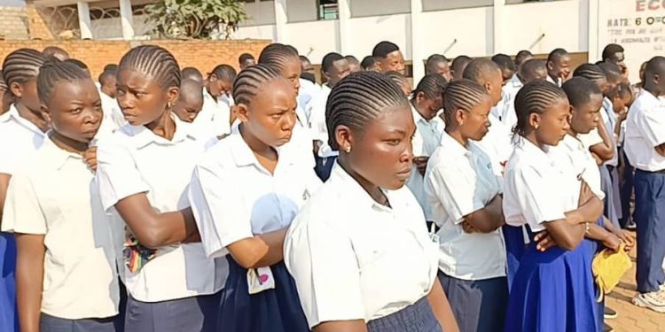 ‎Examen d’État à Bandundu : « Je tiens donc à remercier le Président de la République, champion de la gratuité de l’enseignement » (Jean-Pierre Kezamudru, vice-ministre de l’Éducation nationale)