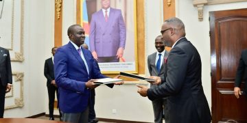 Kinshasa: André Wameso passe le bâton de commandement à André Nyembwe au cabinet de Félix Tshisekedi