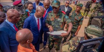 Clôture de l’année académique au CHESD : le ministre de la Défense salue les efforts de Félix Tshisekedi pour la professionnalisation des FARDC