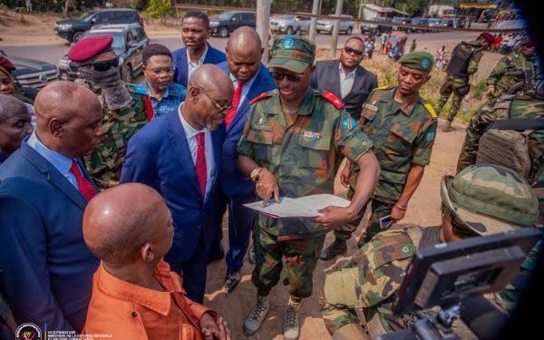 Clôture de l’année académique au CHESD : le ministre de la Défense salue les efforts de Félix Tshisekedi pour la professionnalisation des FARDC