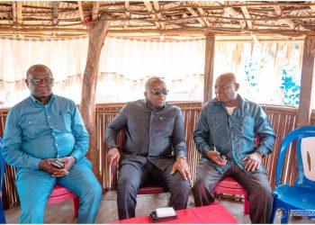 RDC-CongoBrazza: en mission officielle à Brazzaville, Jacquemain Shabani visite les congolais ayant fui les violences de Yumbi