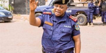 Lubumbashi : le général Blaise Kilimbalimba annonce des coups de fouet comme punition contre un groupe des policiers et militaires auteurs d&rsquo;une agression d&rsquo;un couple