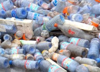 ‎Kinshasa : le gouvernement provincial lance l’opération de ramassage de bouteilles en plastique