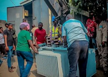 Kinshasa : Le quartier Mangana à Kimbanseke reçoit un nouveau transformateur électrique après une longue période de coupure