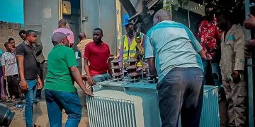 Kinshasa : Le quartier Mangana à Kimbanseke reçoit un nouveau transformateur électrique après une longue période de coupure