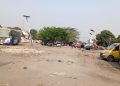 Assainissement à Bandalungwa : Le bourgmestre annonce l’évaluation des véhicules abandonnés et kiosques