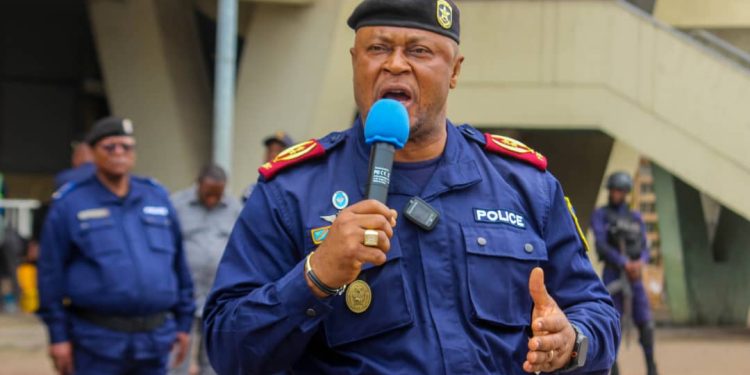 Réformes au sein de la PCR à Kinshasa : « Après plusieurs descentes, j’ai compris que certains d’entre nous sont la cause de ces embouteillages qui inquiètent la population » ( Israël Kantu)