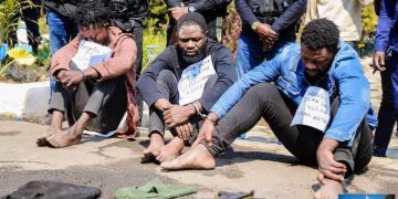 Haut-Katanga : Trois criminels arrêtés et présentés au gouverneur intérimaire Martin Kazembe Shula